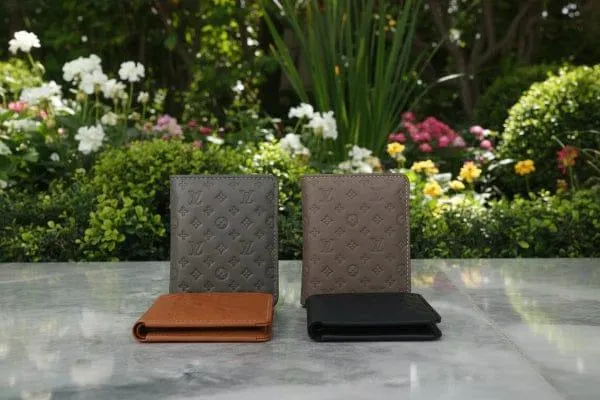 Men's Leather Wallet with LV Pattern Black - Image 6