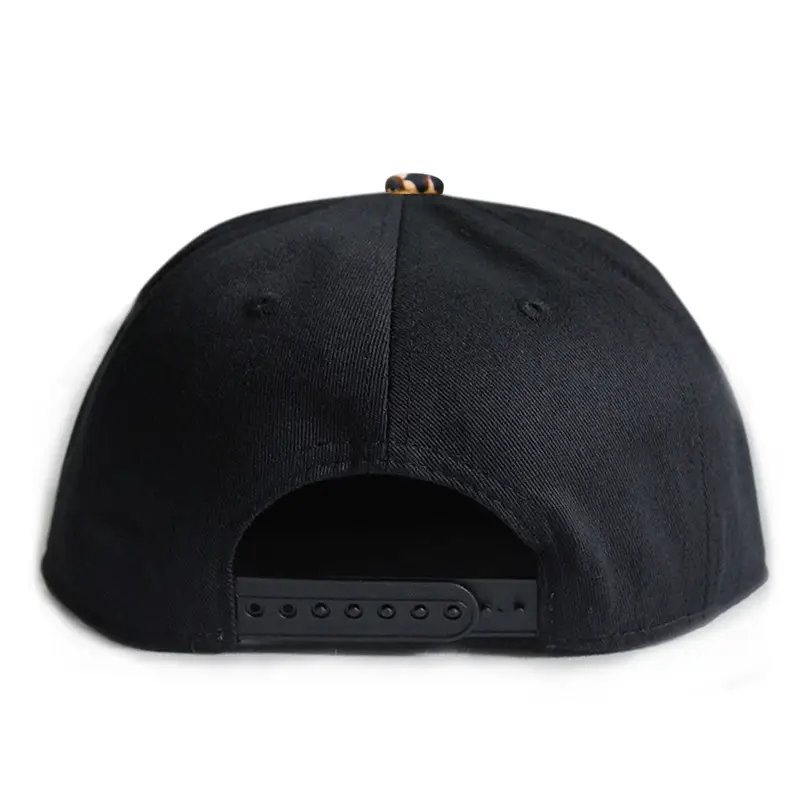 Leopard Print Flat Cap with Gold Zipper for Men - Image 3
