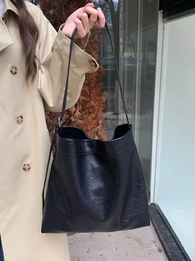 Brown Leather Tote Bag for College Girls with Retro Korean Design - Image 3