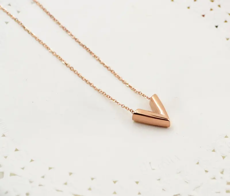 3D V-Shaped Necklace Women Gold Rose Gold Silver Titanium Steel - Image 2