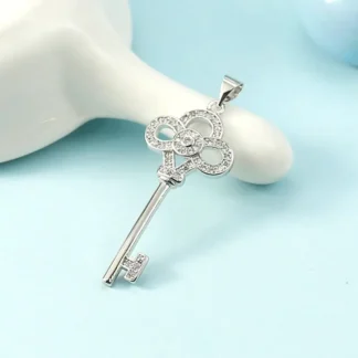 Hot sale key lock pendant female accessories wholesale summer clavicle chain necklace diamond pendant European and American all-match pendant