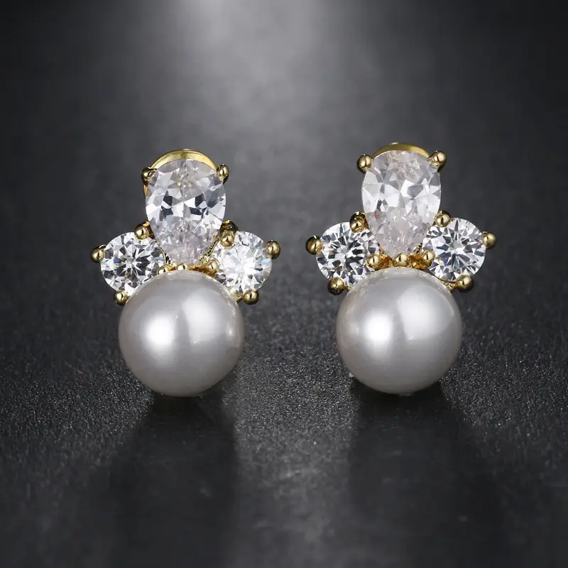 Elegant Flower Pearl Stud Earrings for Women - Image 2