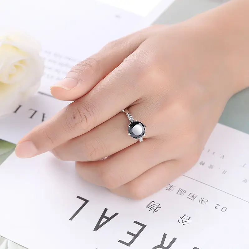 Black Zircon Vintage Ring for Women - Image 2