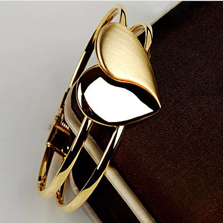 Double Heart Gold Bracelet for Women - Image 3