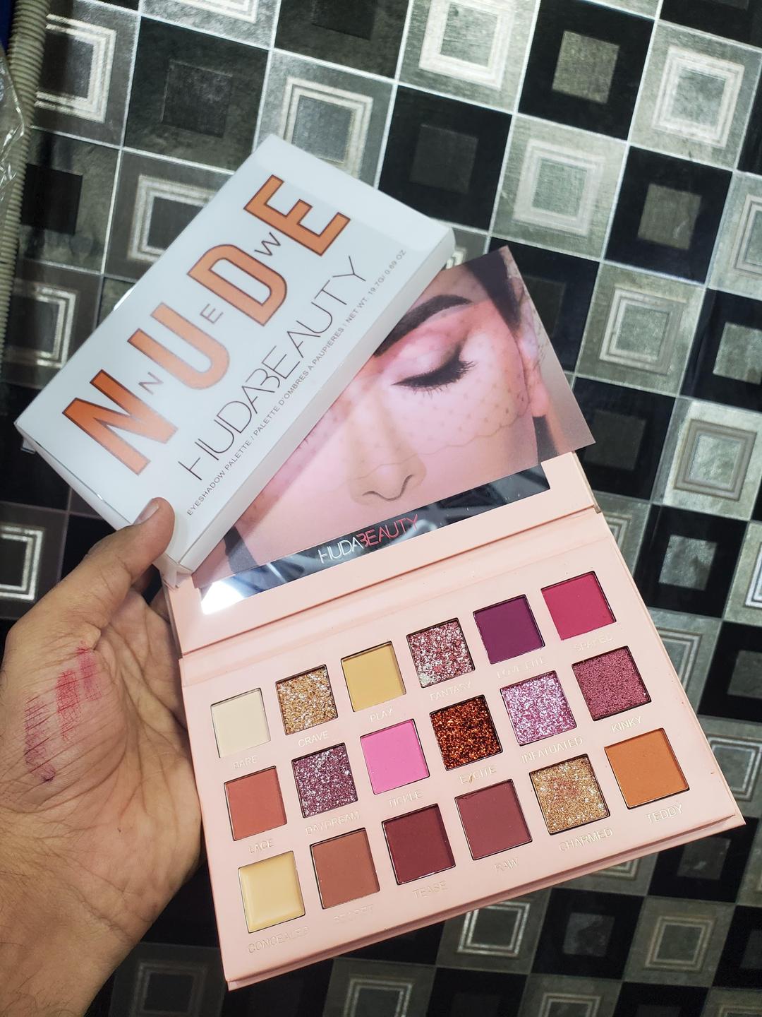 18-Color Matte & Glitter Eyeshadow Kit with Mirror - Image 2