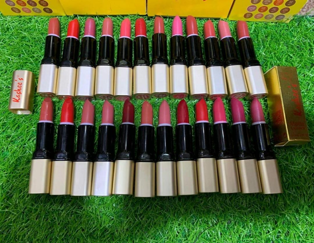 Kashee's Matte Lipstick Bold Red Long Lasting - Image 4