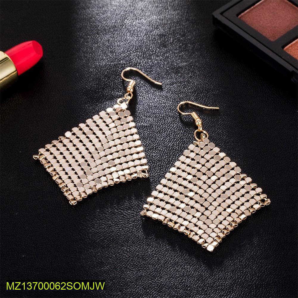 Golden Mesh Dangle Earrings for Women - Image 3