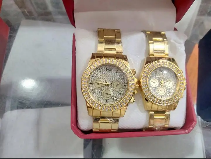 Golden crystal roman Dial couple watches - Image 3