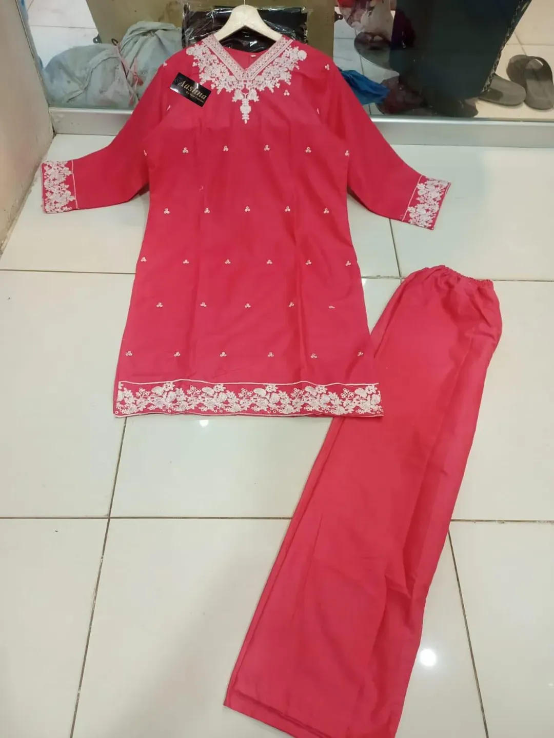 Red Embroidered Kurta Set with Trouser 2pcs - Image 2