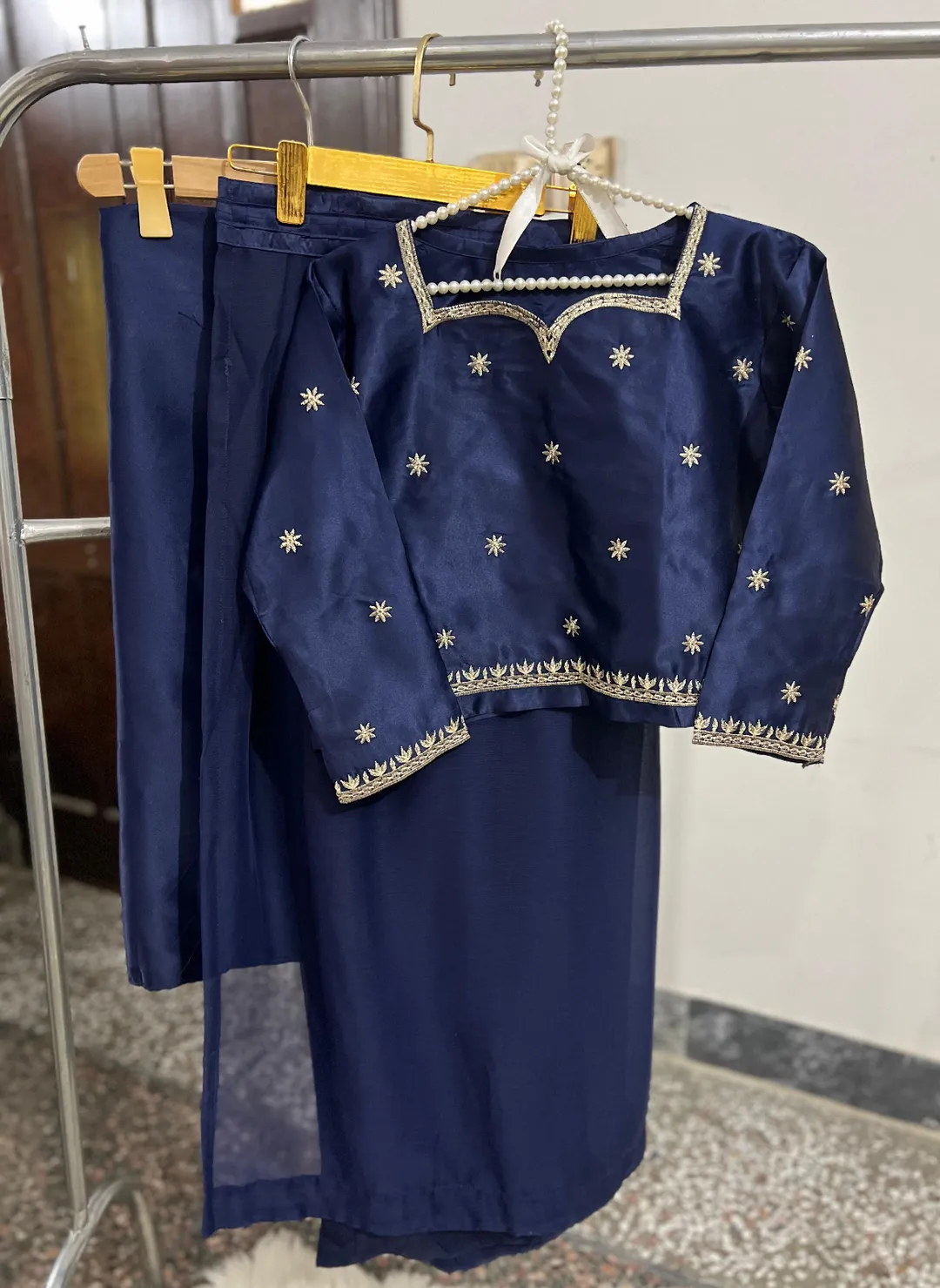 Blue Star Embroidered Silk Saree Set for Women - Image 2