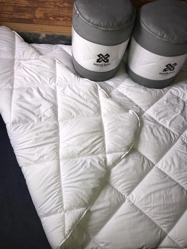 White Silk Jacquard Duvet Insert King Size - Image 3