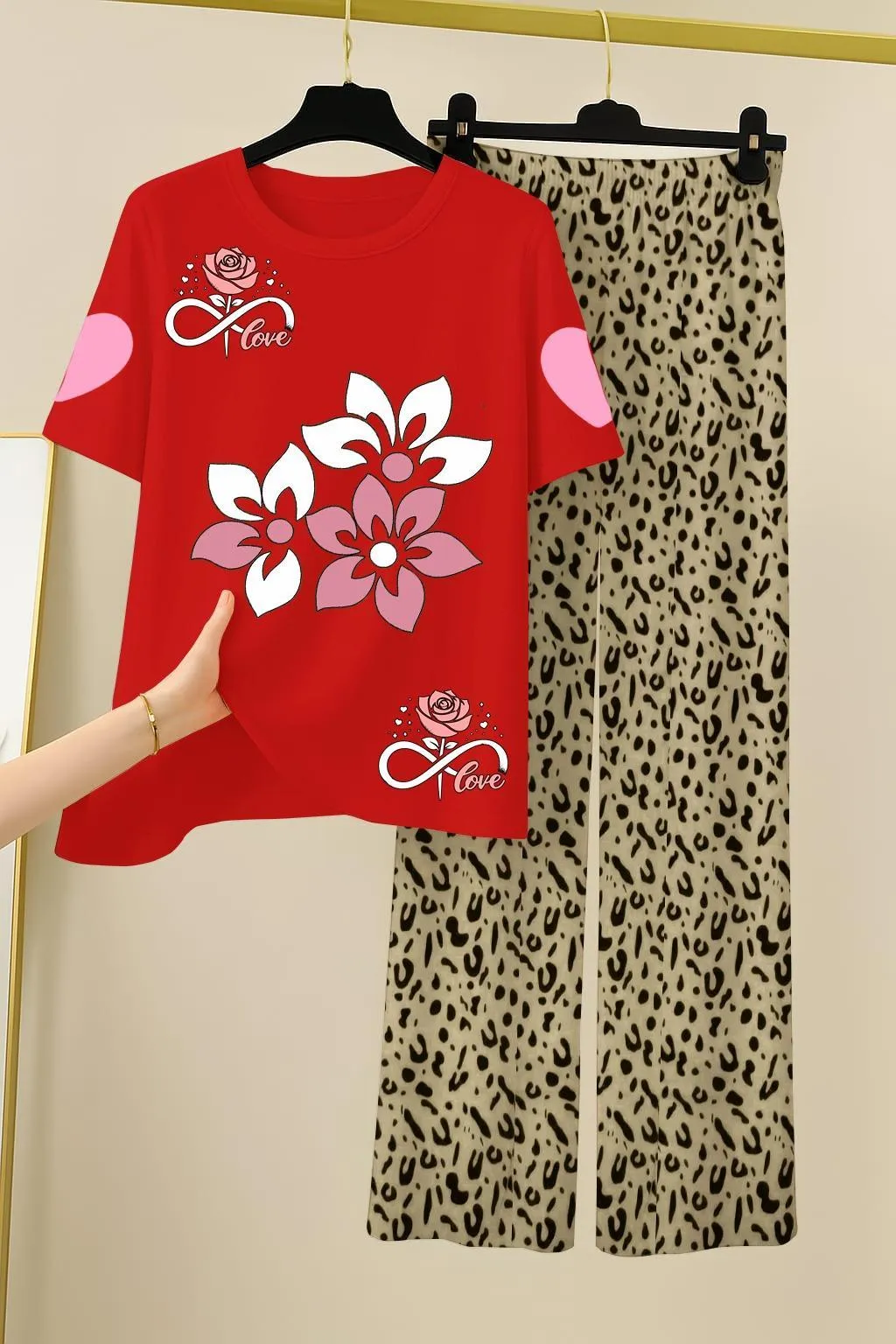 Red Printed Women's 2-Piece Night Suit Medium to XL
