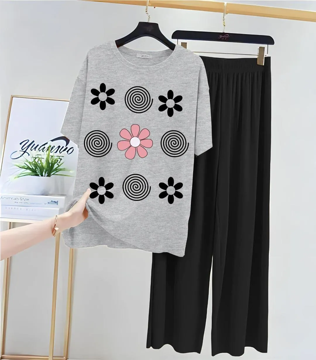 Grey Printed 2Pcs Women Night Suit - Image 2