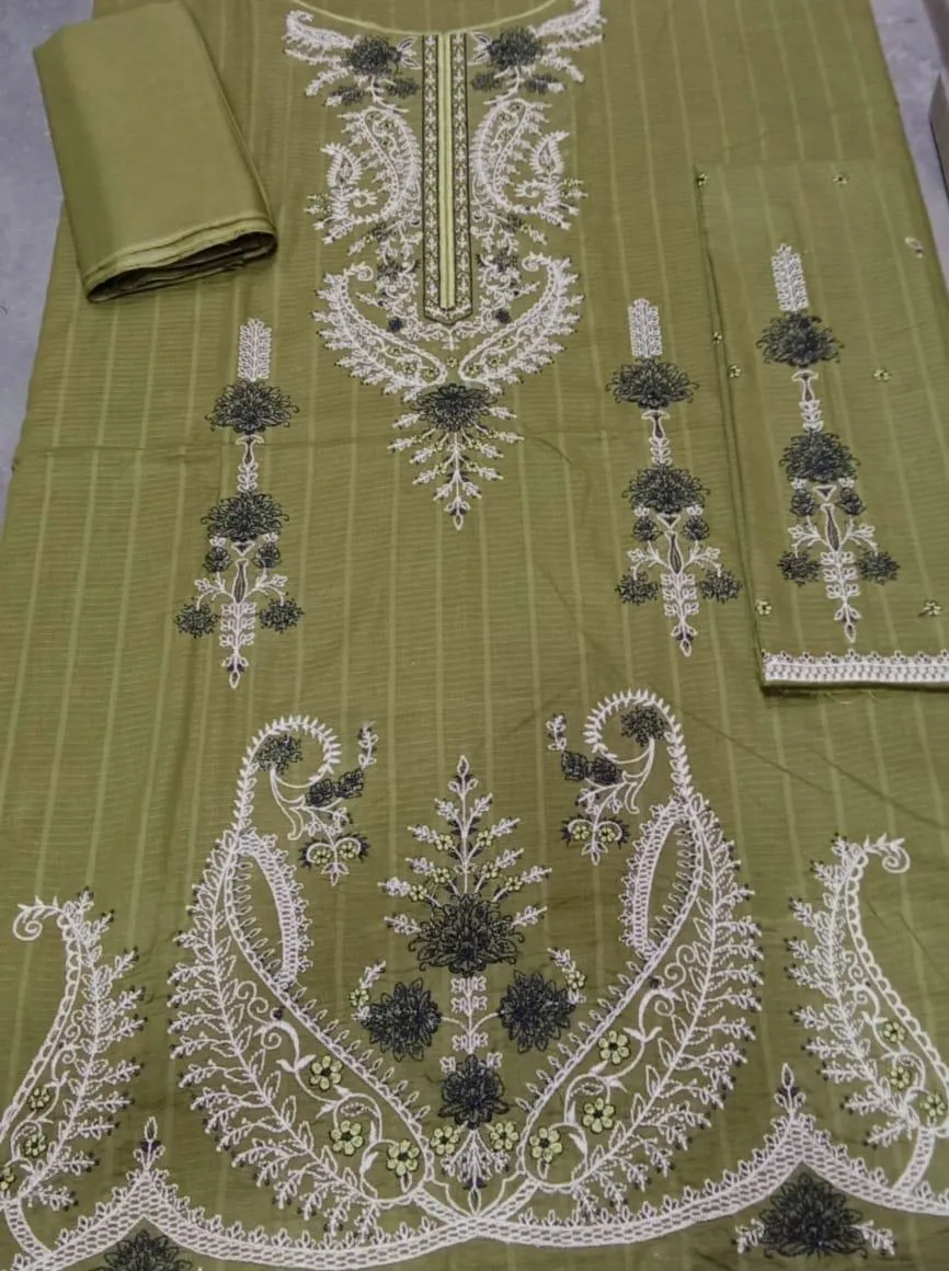 Green Embroidered Kurta Set with Dupatta - Image 2