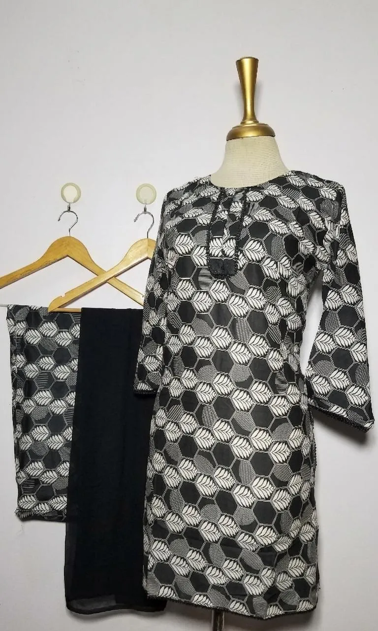 Pakistani Printed Kurta Set with Black Scarf & Pajama - Image 3