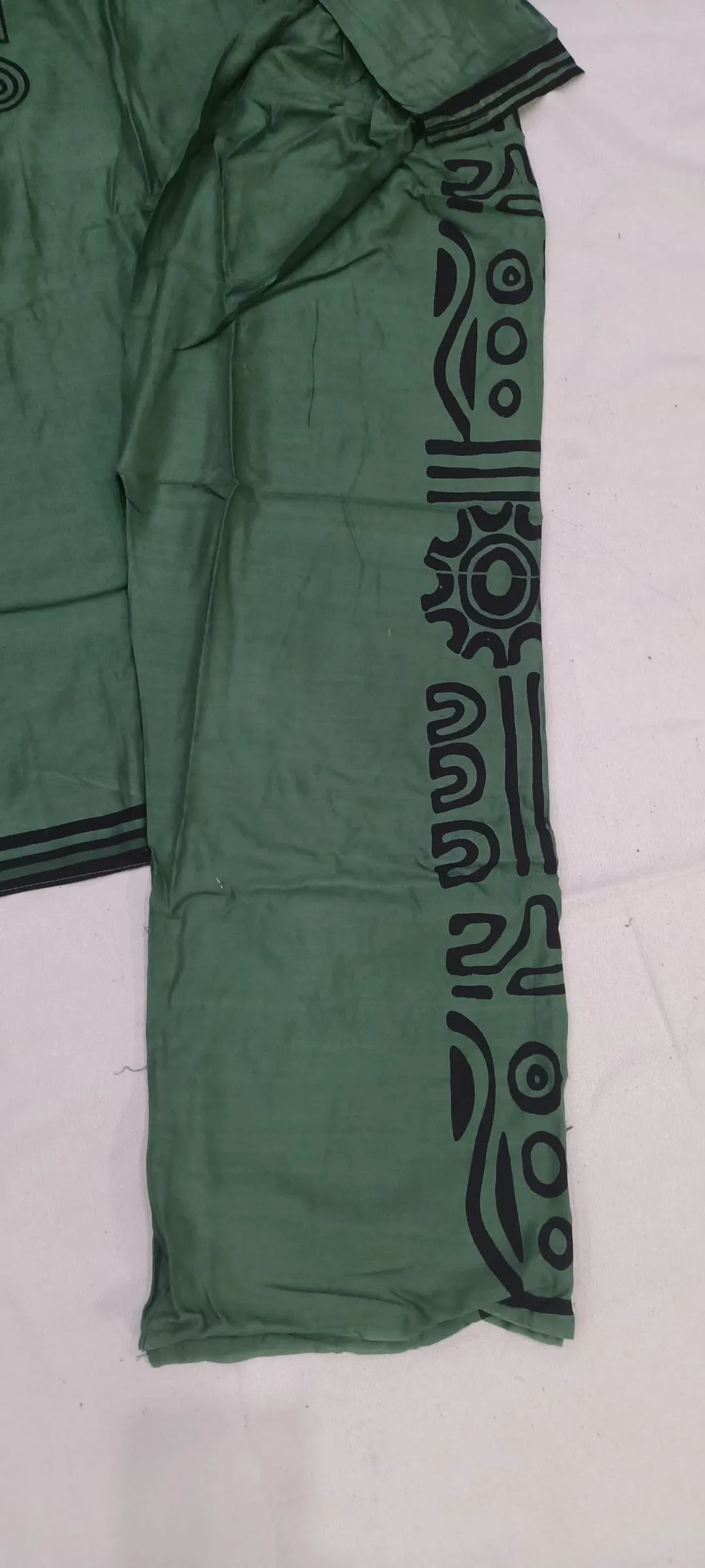 Linen 3-Piece Printed Set Green V-Neck - Image 4