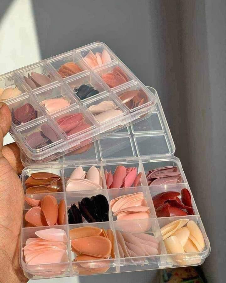 Professional Stick On Artificial Nails Multicolor ABS 144 Pack