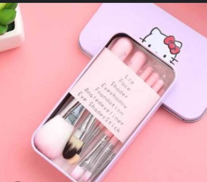 7-Piece Makeup Brush Set for Flawless Makeup at Home