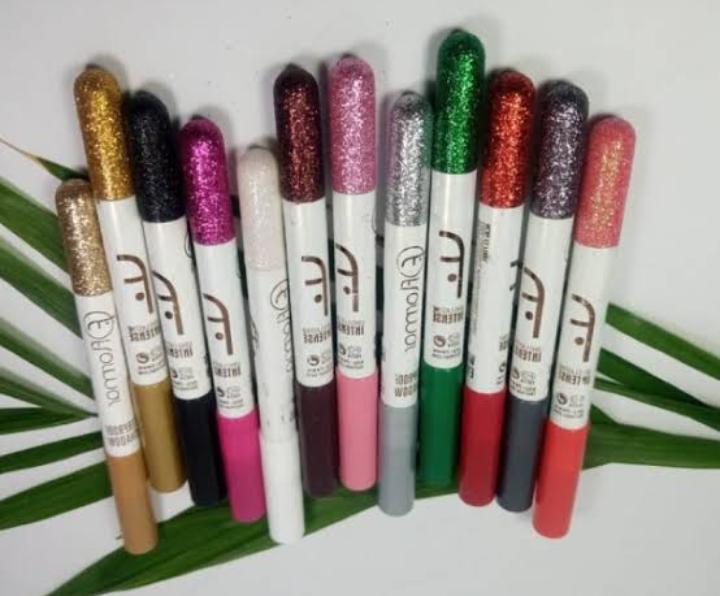 Glitter Eye Pencils for Pakistani Brides & Partygoers - Image 3