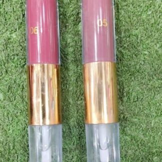 Hydrating Lip Gloss with Glossy Finish & Gold Accent