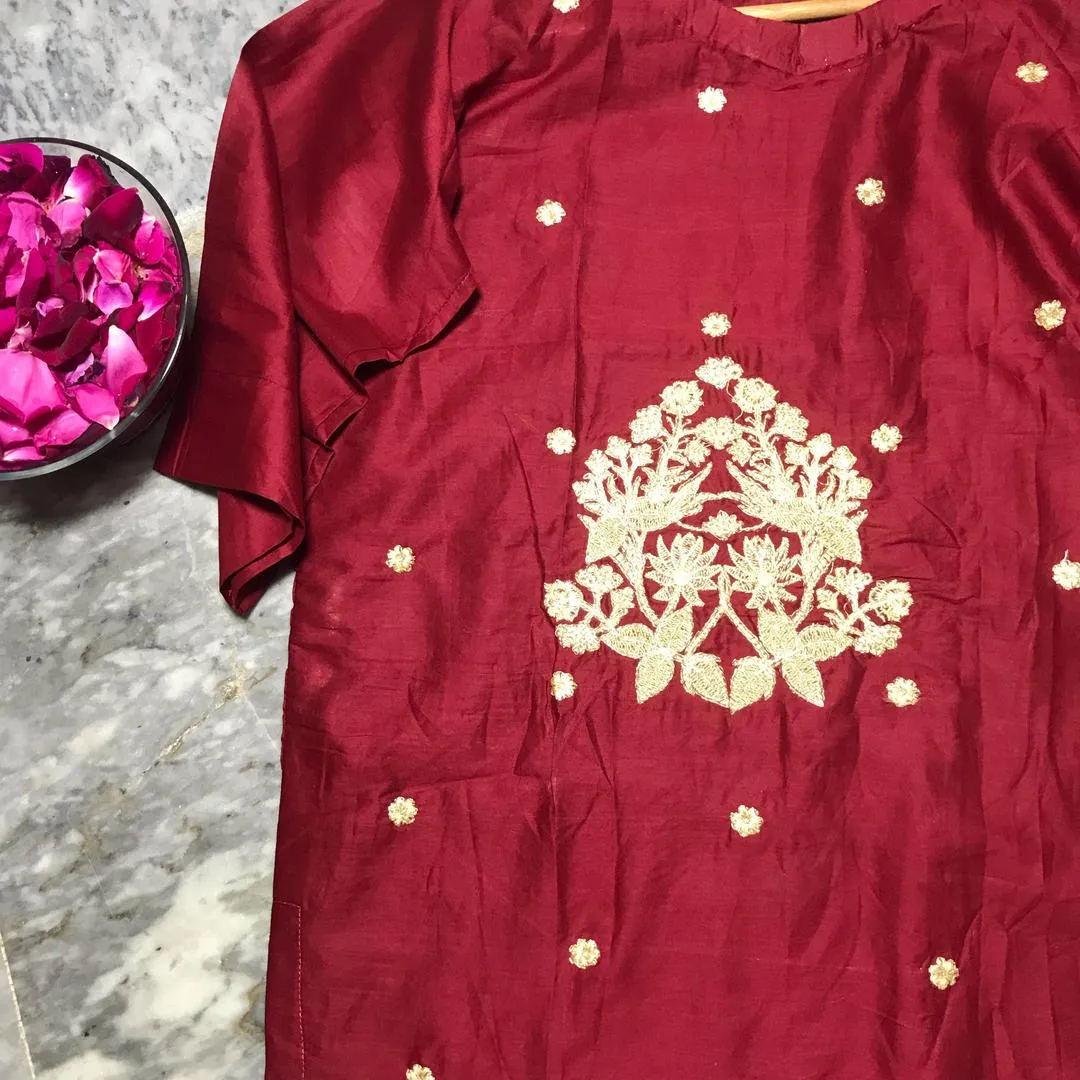 Maroon Embroidered Lawn 1 Pc Suit - Image 2