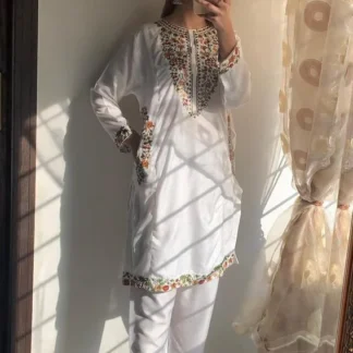 Women Linen 2-Piece Suit White Floral Embroidery Medium