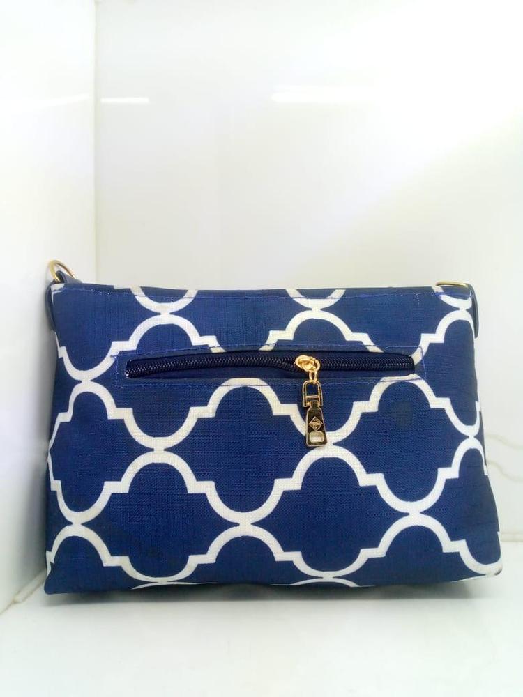 Elegant White Handbag for Women - Image 2