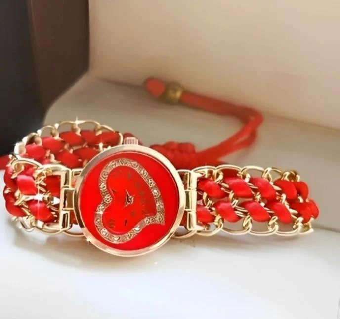 Women's Red Heart Dial Bracelet Watch with Gold Chain Strap 2